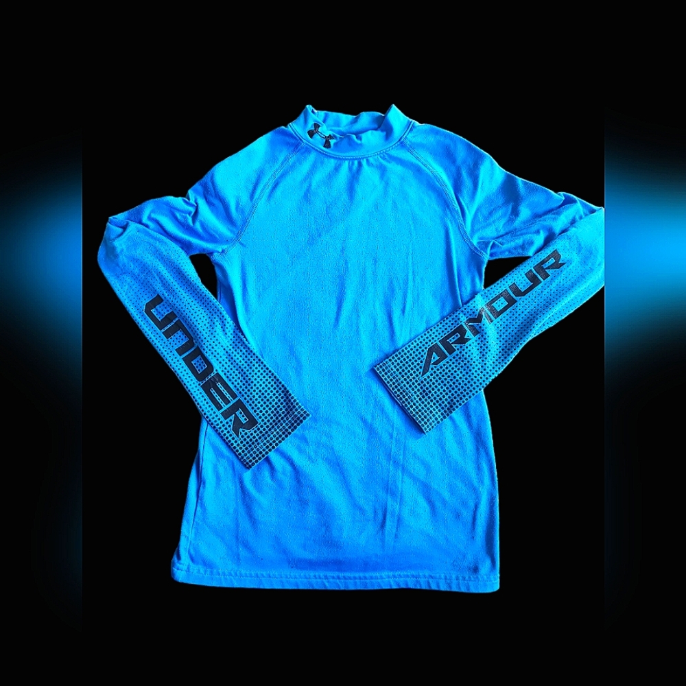 Boys Under Armour cold gear long sleeve shirt - size youth medium